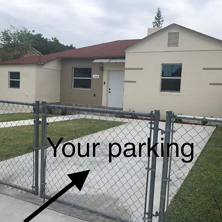 Your House In Miami Eksteriør billede